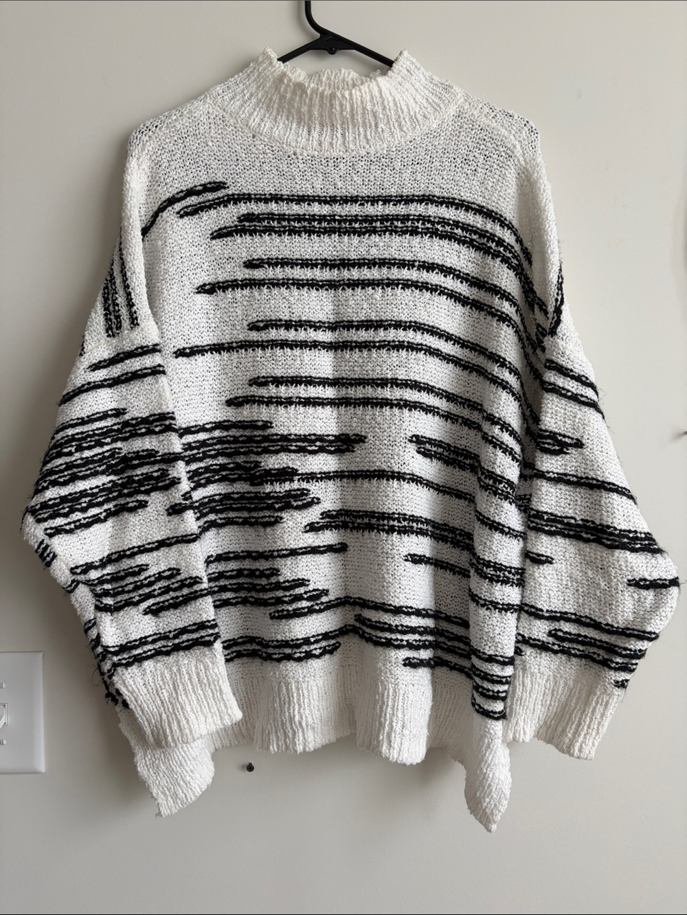 Vince Camuto Black White Sweater - size M